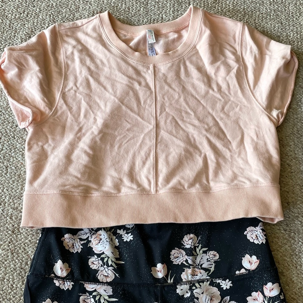 Free people movement crop top sz M super soft light pink